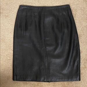 VTG Siena Studio Women’s Black Smooth Leather Pencil Knee Length Skirt